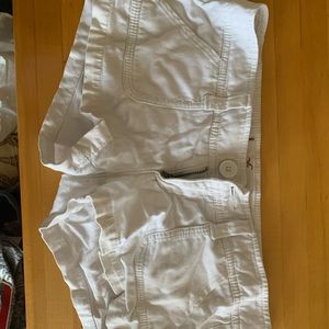 HOLLISTER🌟White Button Shorts